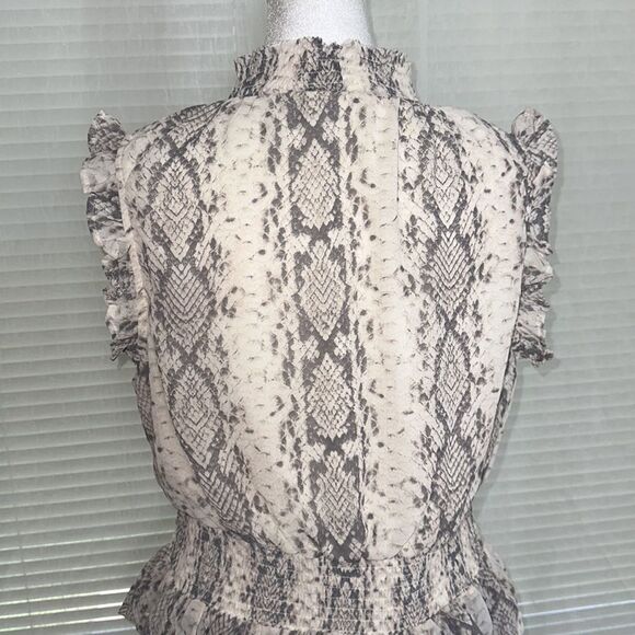 Japna L Ivory Gray Mock Neck Sleeveless Ruffle Animal Print Peplum Blouse - Picture 4 of 11
